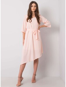Fashionhunters Világos rózsaszín aszimmetrikus ruha övvel