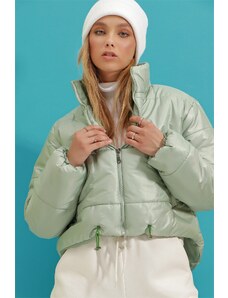 Trend Alaçatı Stili női menta magas nyakú dupla zsebes rugalmas derék puffer kabát