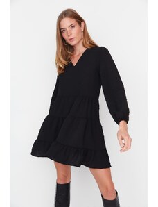 Trendyol Black Mini széles szabású texturált flounce szőtt ruha