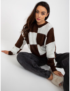 Fashionhunters Loose brown-and-white classic sweater with squares