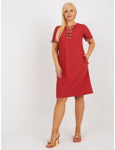 BASIC Vörös ruha virágos csipkével LK-SK-506309.50-red