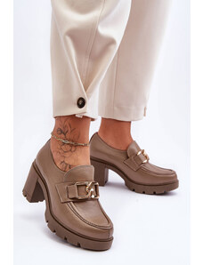 Kesi Elegant shoes on a post with dark brown Harmell decoration