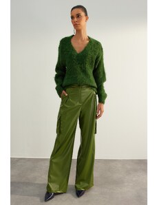 Trendyol Limited Edition zöld puha textúrájú V-nyakú kötöttáru pulóver
