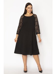 Şans Women's Plus Size Black Crepe Dress with Lace Sleeves
