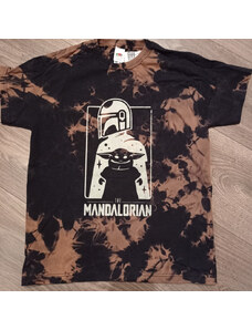 The Mandalorian - batikolt környakú póló