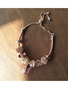Pandora szelencéje rosegold charm karkötő