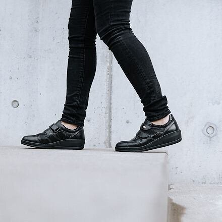 Vlnka Női tépőzáras bőr félcipő Stella, fekete felnőtt cipő