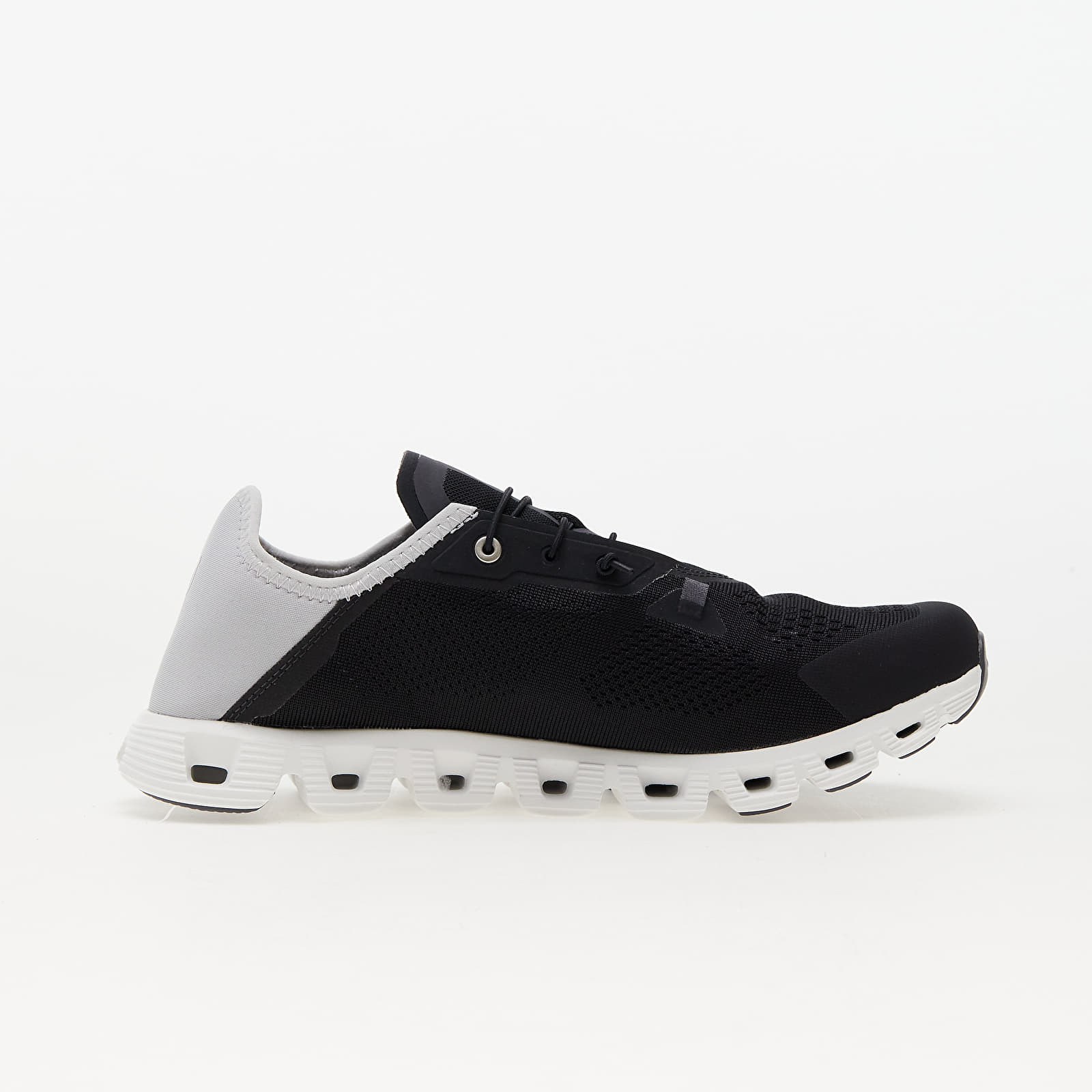 On M Cloud 5 Coast Black/ Shadow