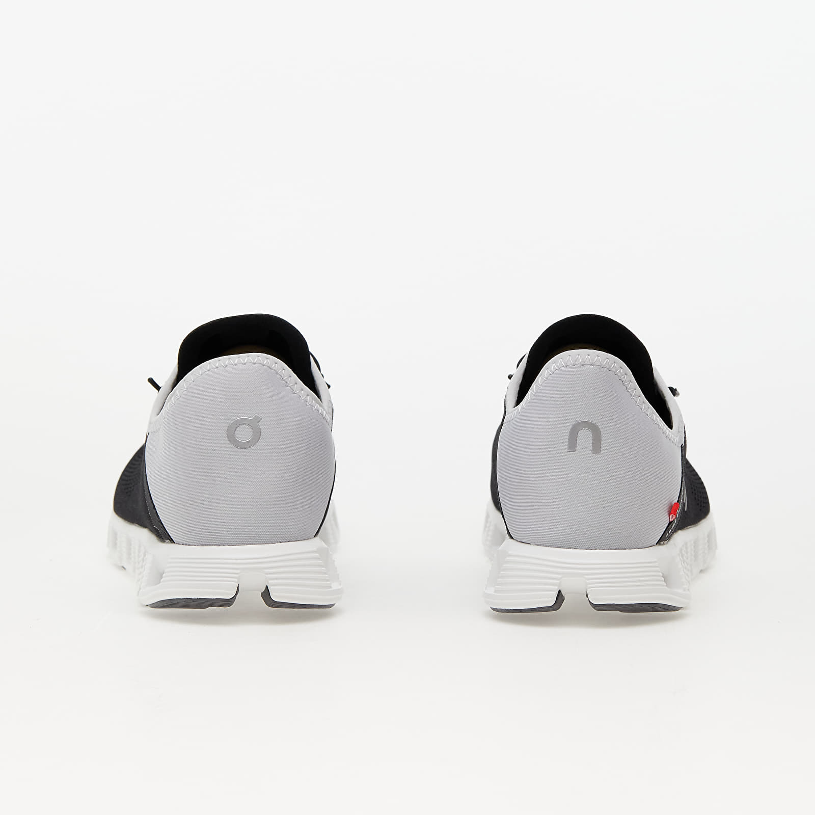 On M Cloud 5 Coast Black/ Shadow