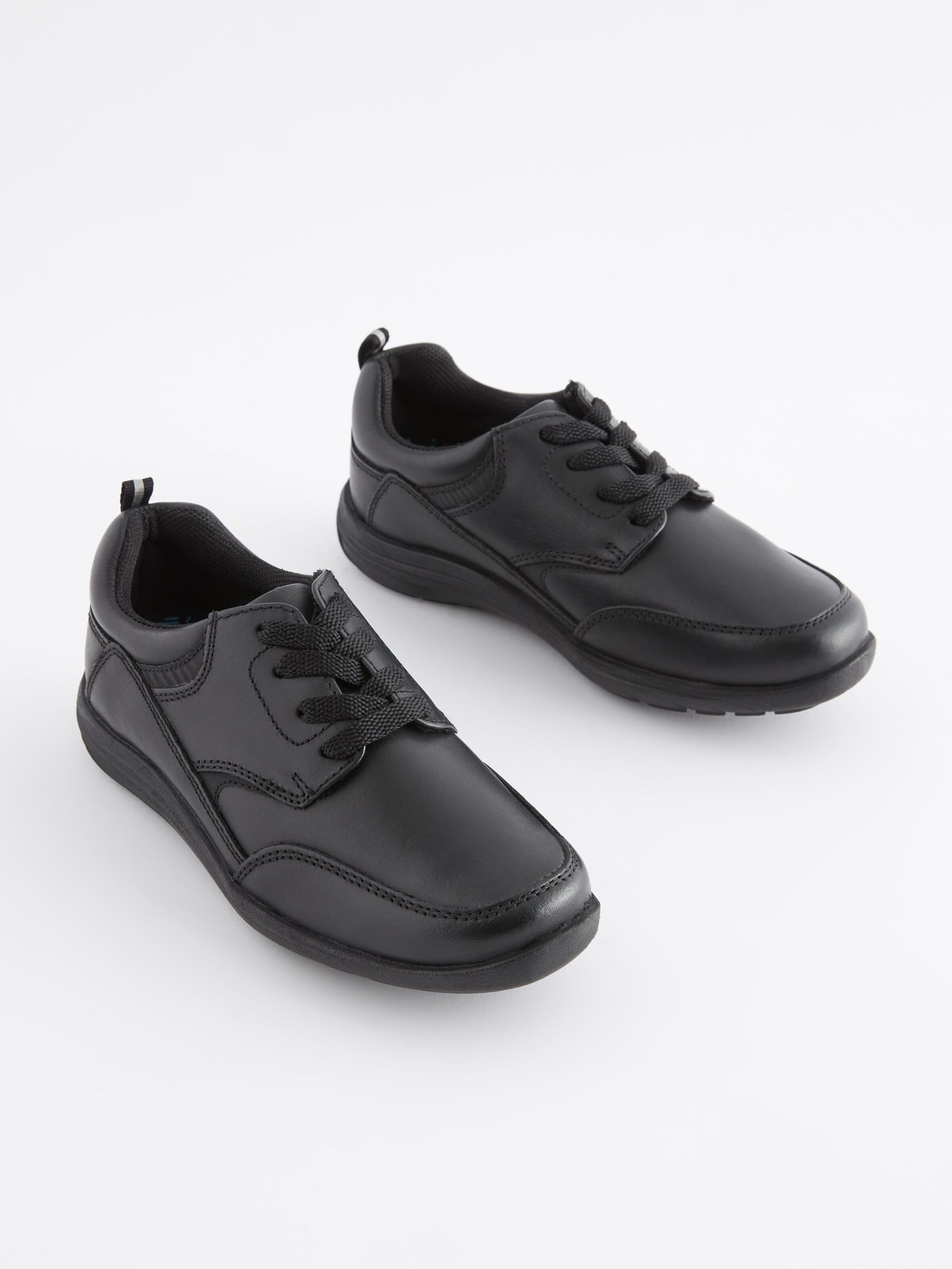 Next Félcipő fekete