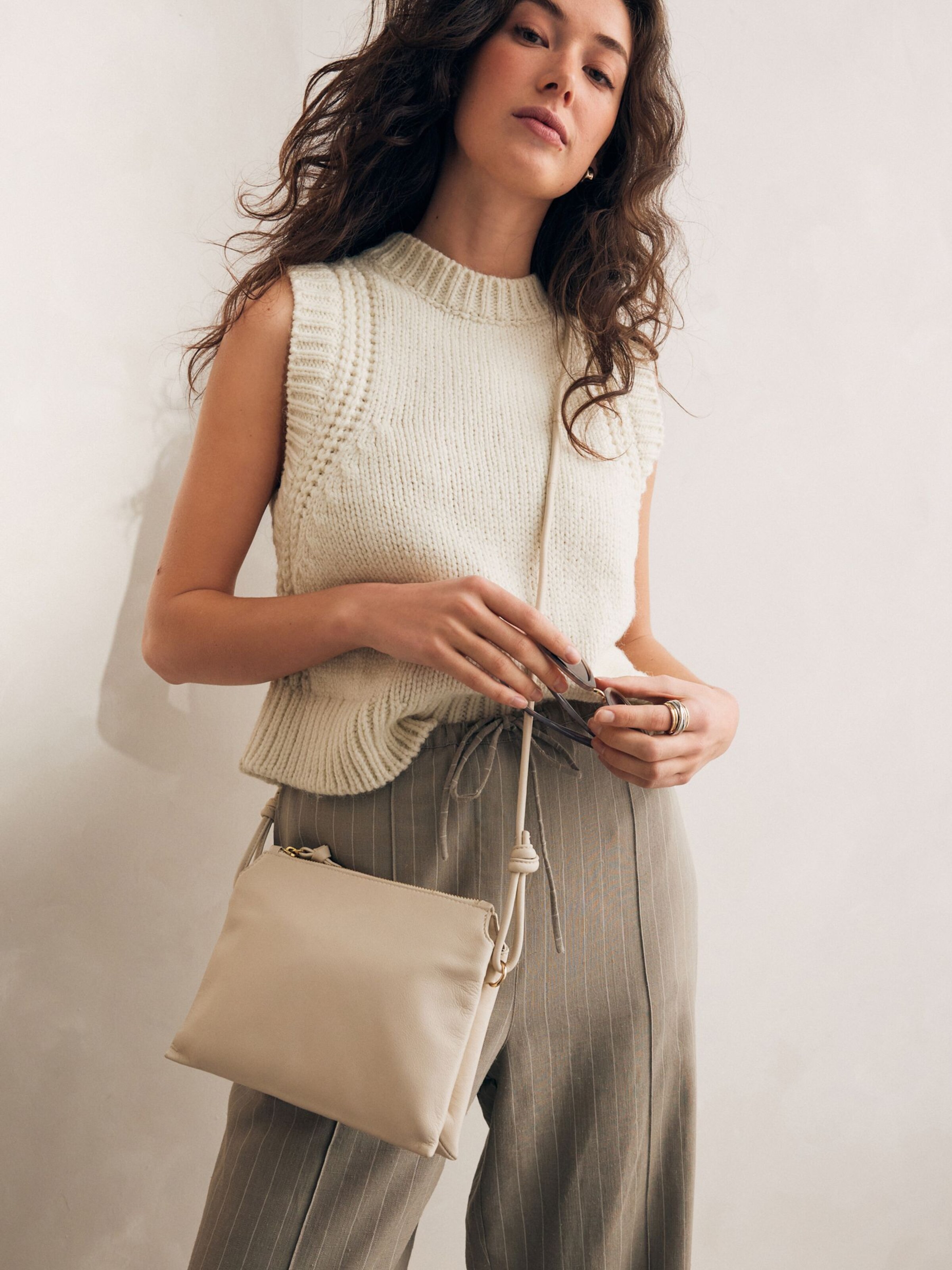 Next Válltáska krém