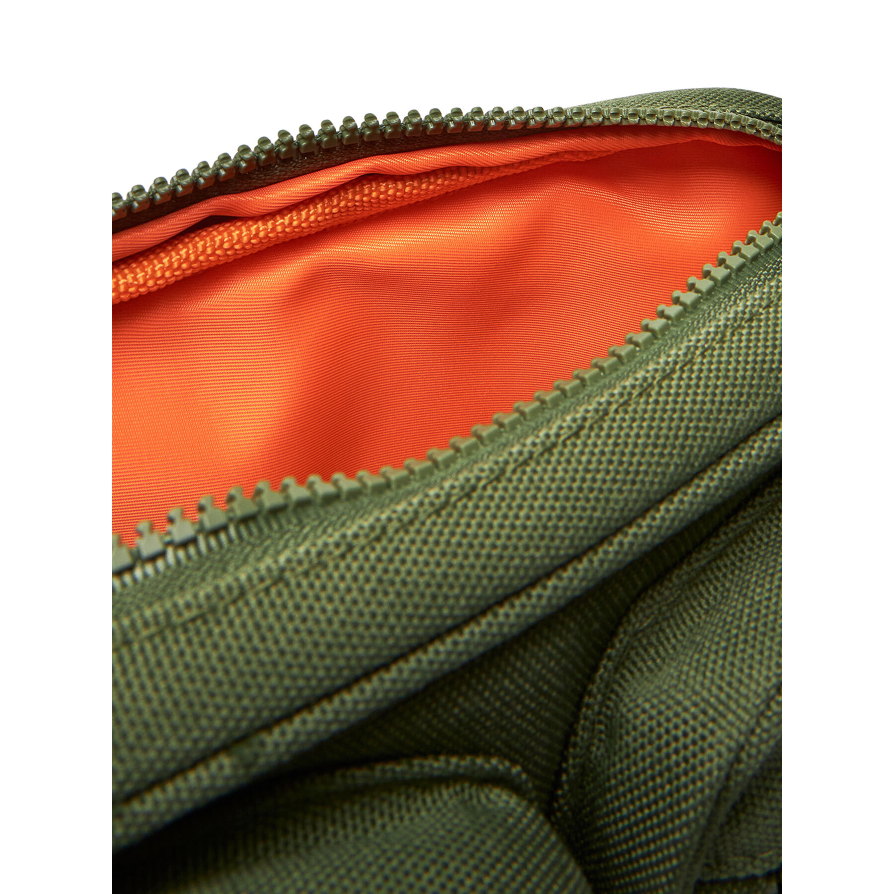 Övtáskák Alpha Industries