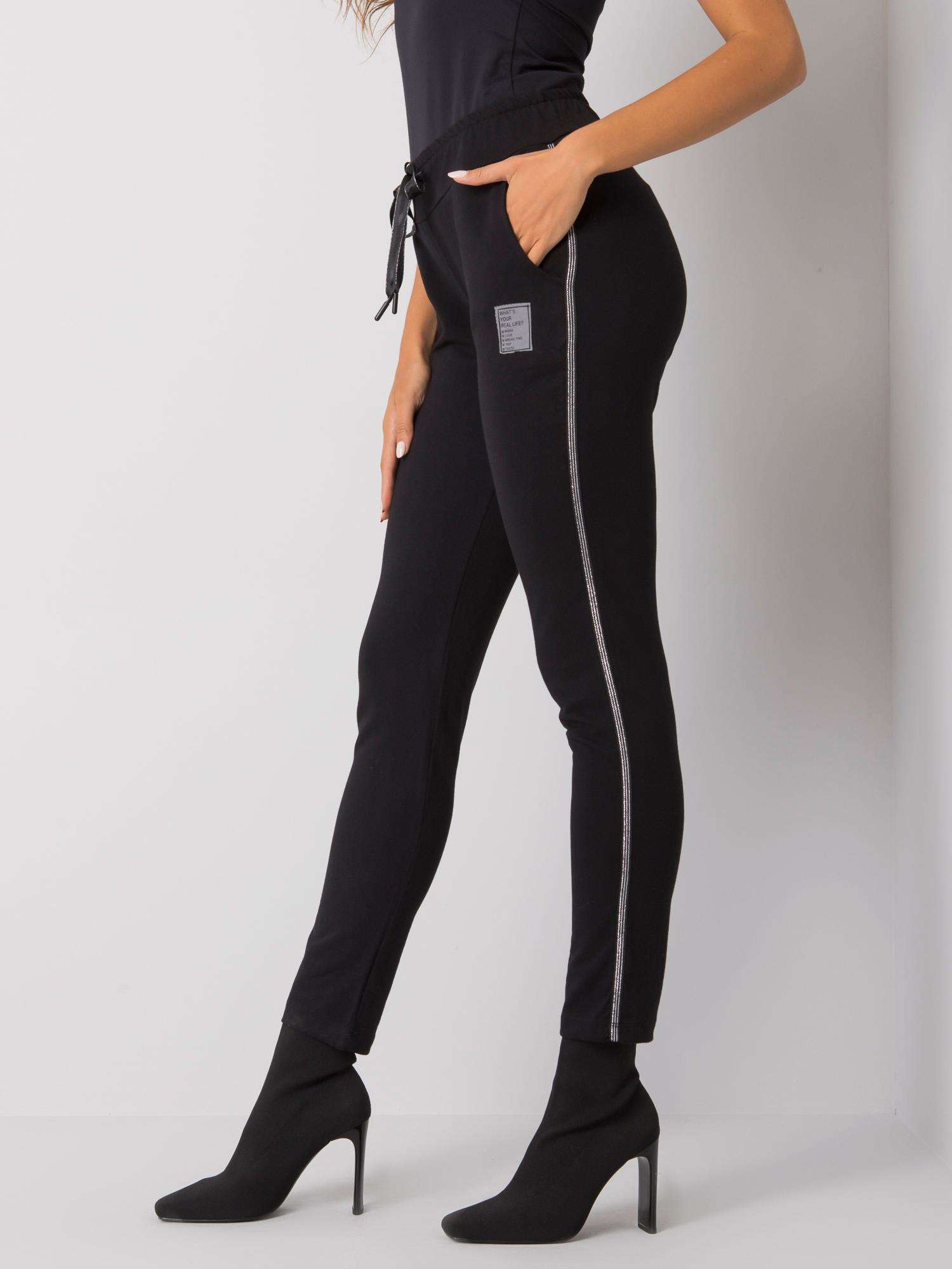 RELEVANCE Fekete melegítőnadrág combra aplikálható RV-DR-5839.48-black