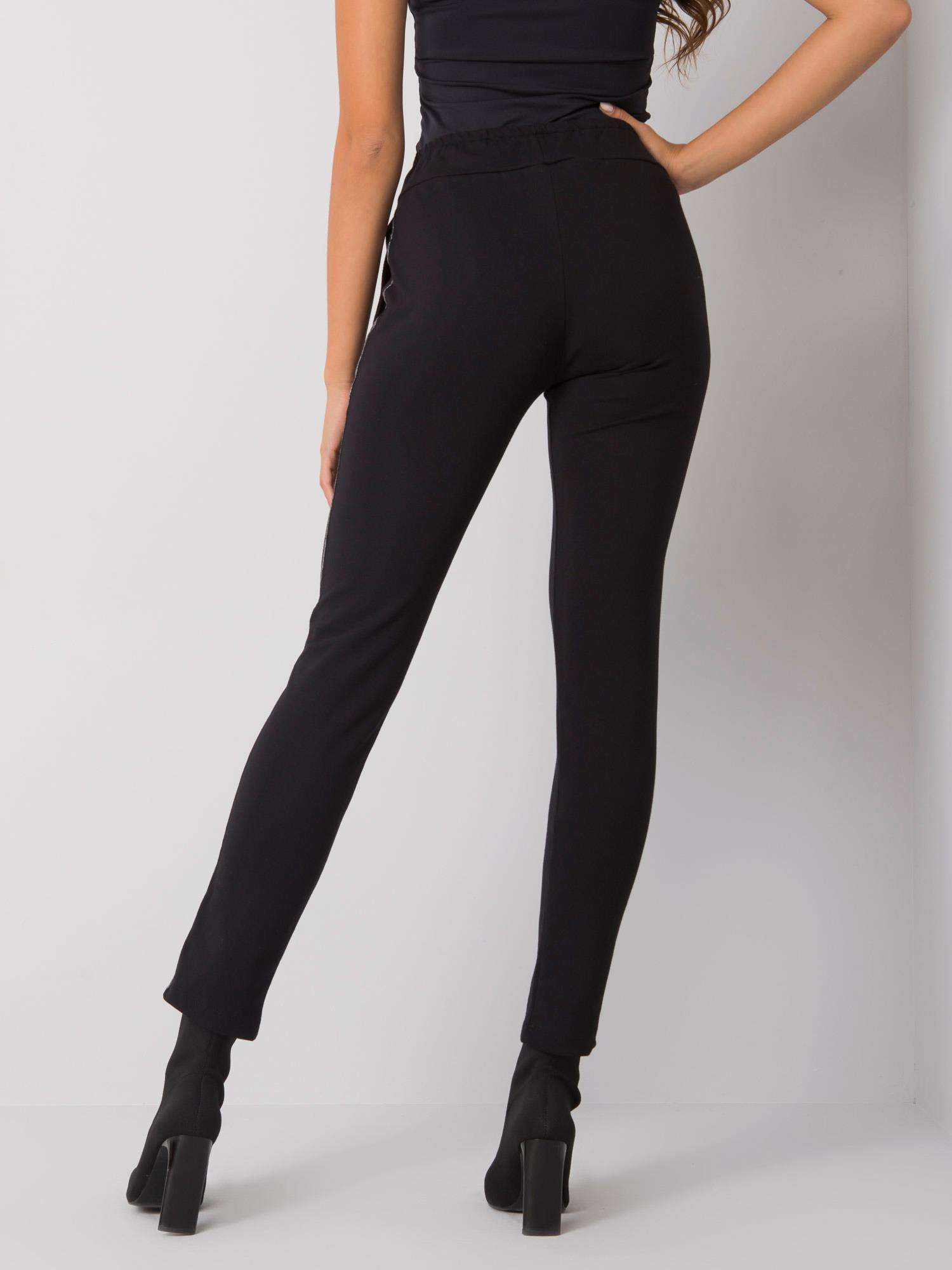 RELEVANCE Fekete melegítőnadrág combra aplikálható RV-DR-5839.48-black