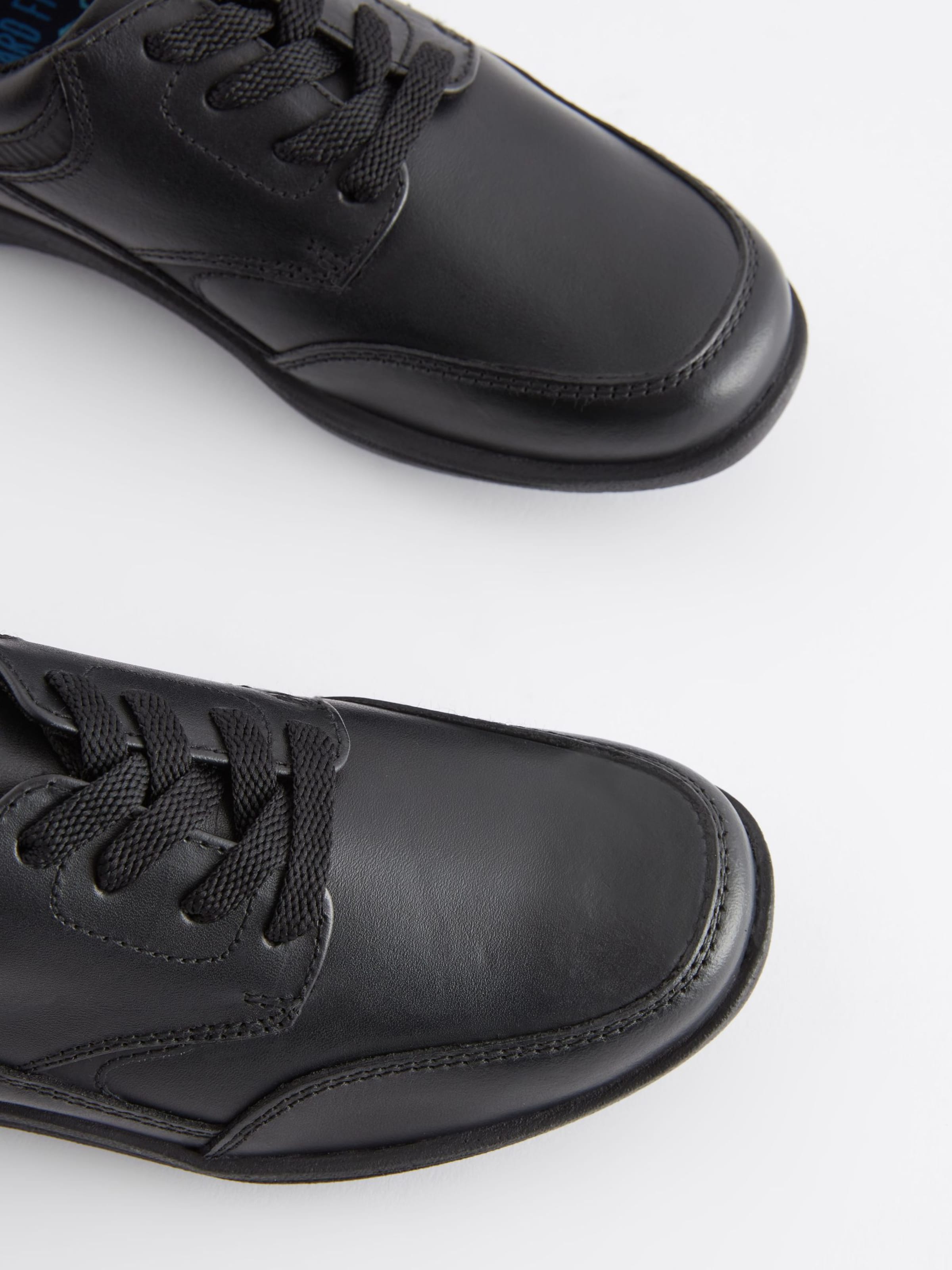 Next Félcipő fekete