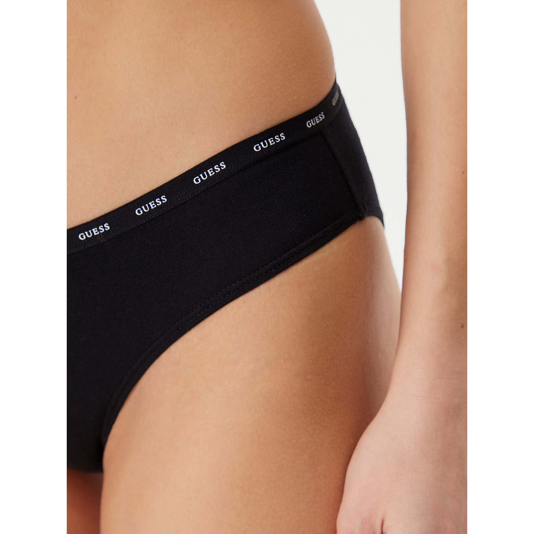 Fazonos bugyi szett Guess