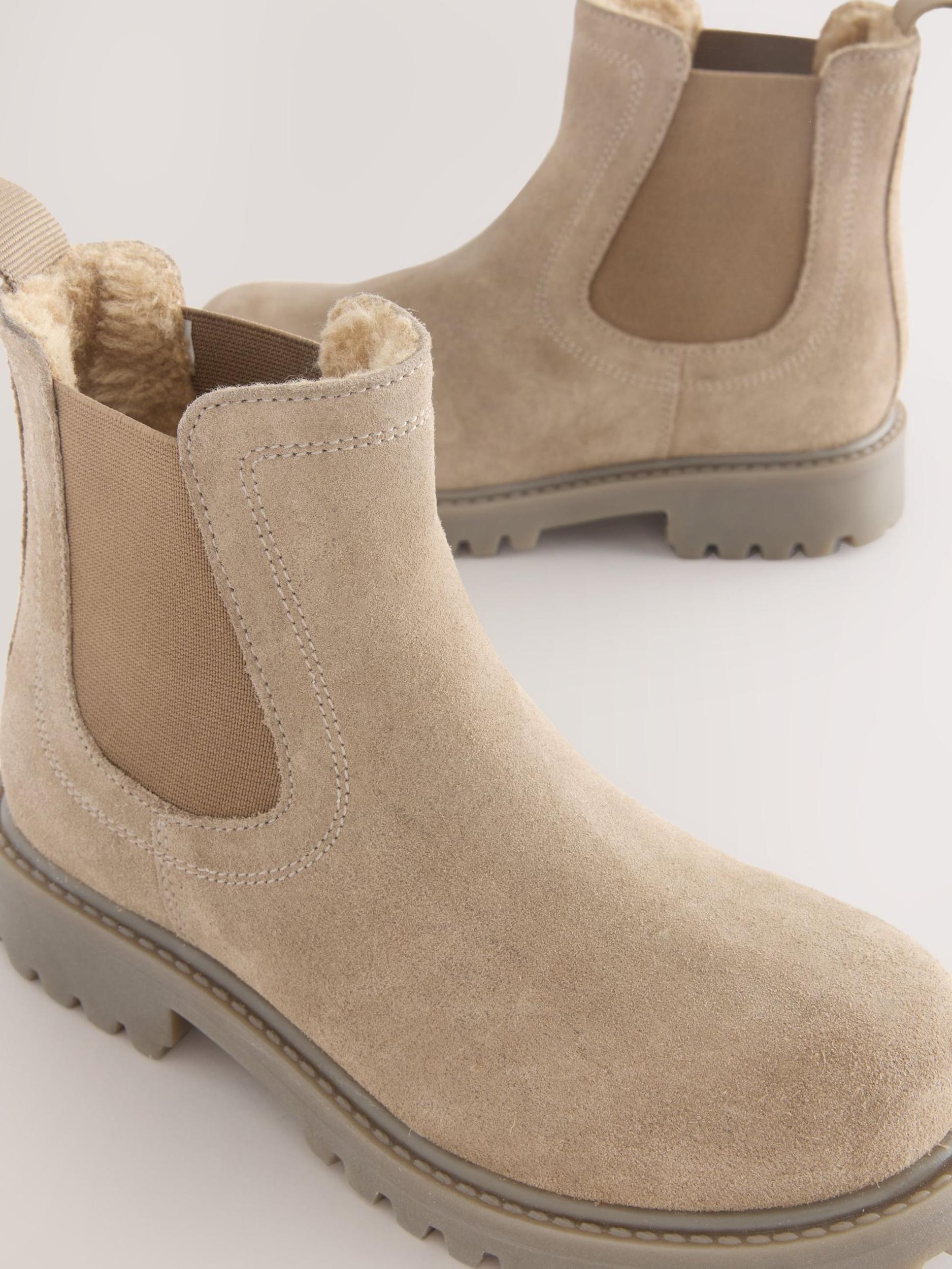 Next Csizma sötét bézs