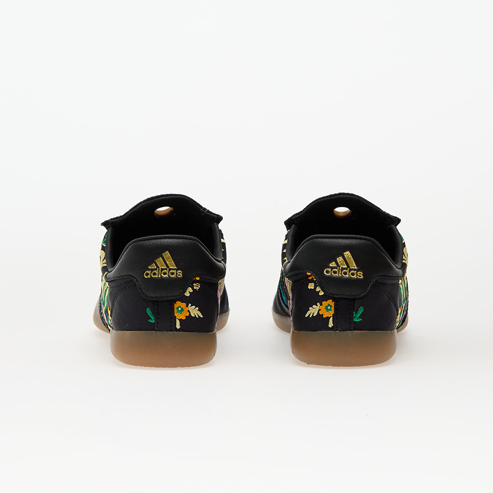 adidas Originals adidas Taekwondo Mei W Core Black/ Gold Metallic/ Gum4