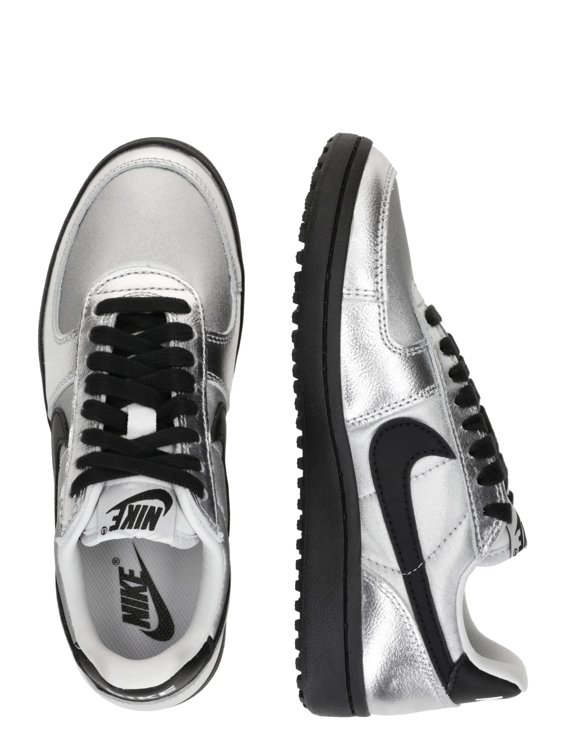 Nike Sportswear Rövid szárú sportcipők 'Field General' ezüstszürke / fekete / ezüst