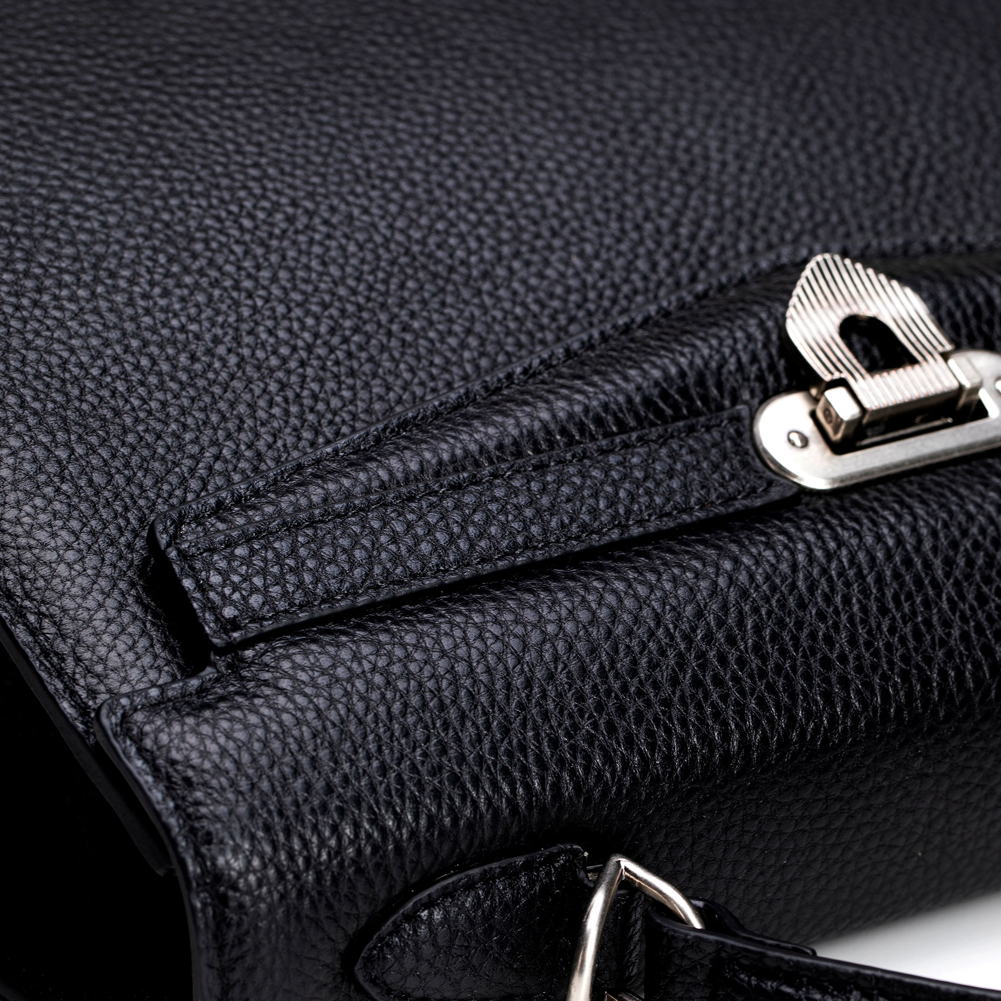 Wittchen Bőr női táska díszes csattal fekete