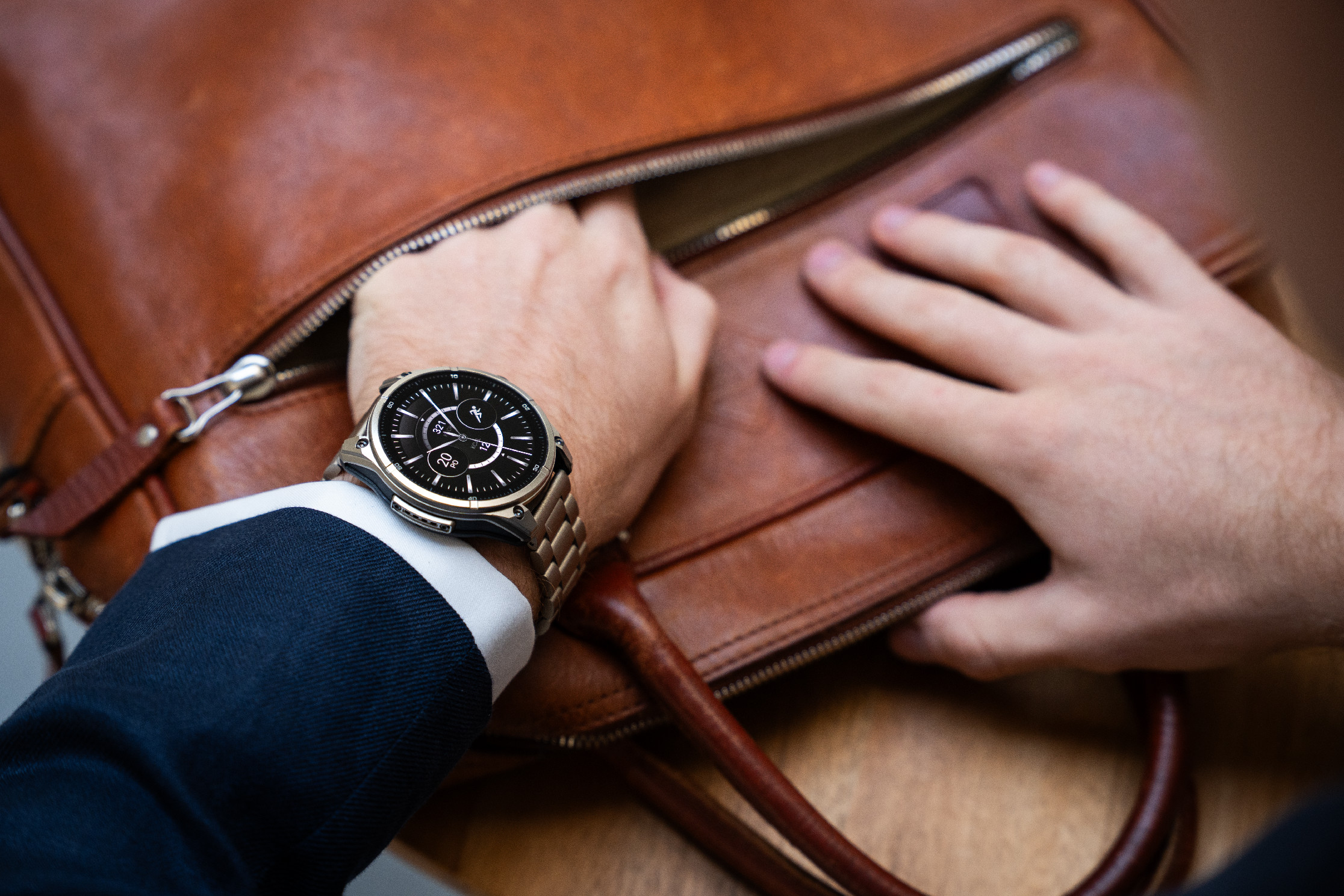 Madvell Onyx 3 GPS-szel fekete okosóra fém szíjjal + szilikon szíjjal