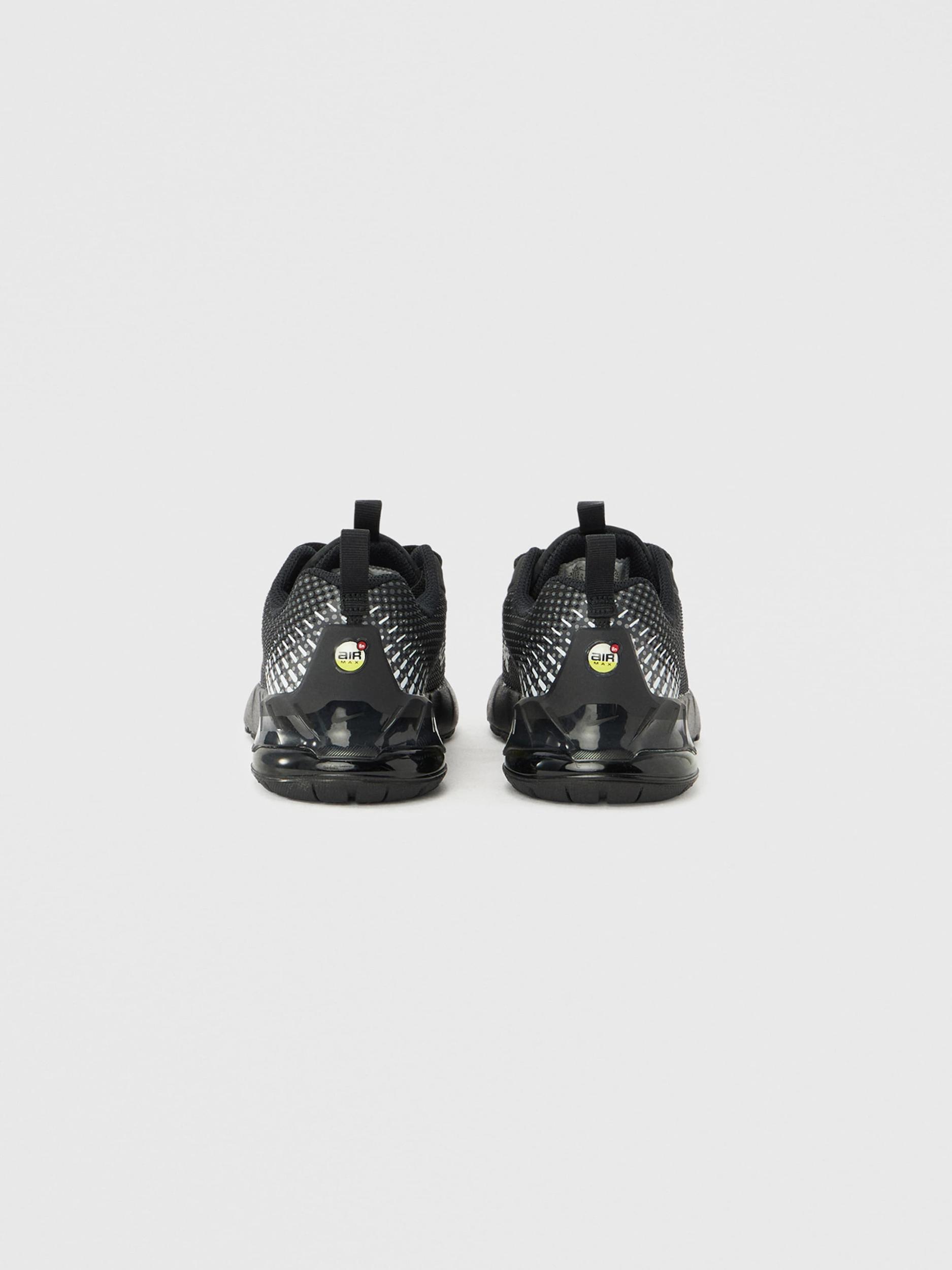 Nike Sportswear Sportcipő 'Air Max Phoenix (PS)' fekete / fehér