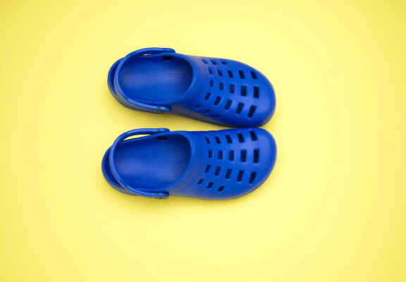 kék crocs papucs