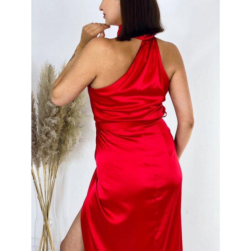 Webmoda Hosszú női szatén ruha hasítékkal - piros