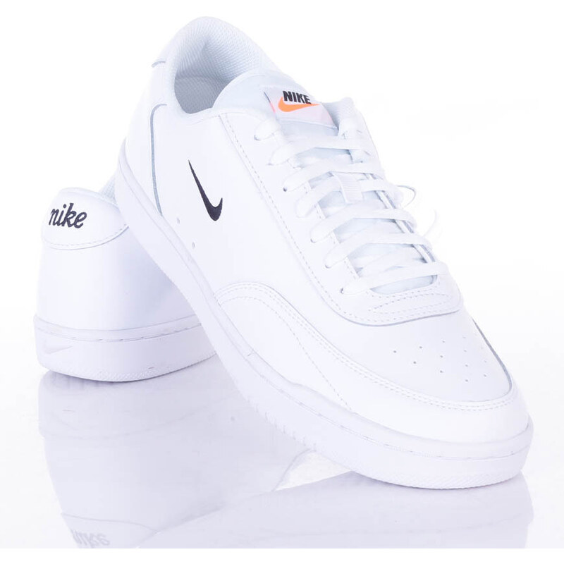 cj1676 nike