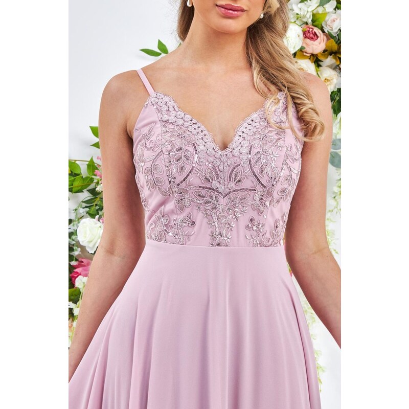 Rózsaszín sifon ruha hímzett virágokkal