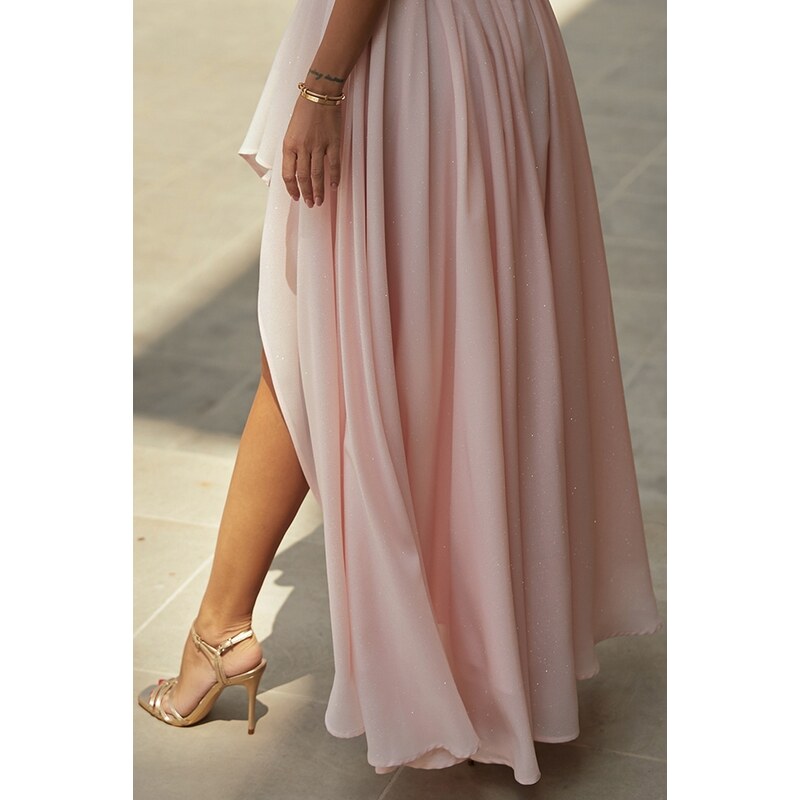 Világos rózsaszín csillogós ruha asszimetrikus szoknyával