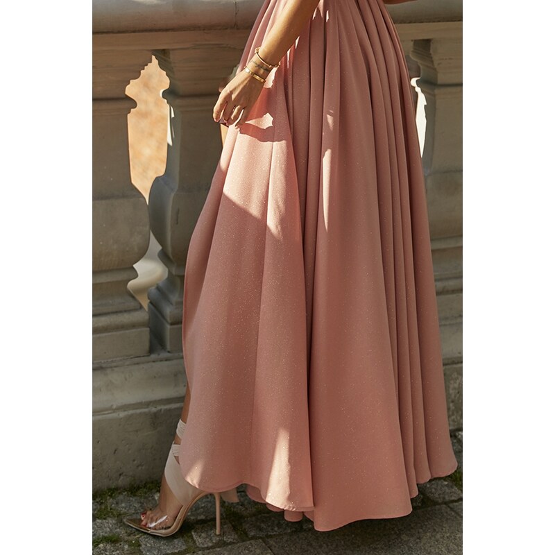 Régi rózsaszín csillogó ruha aszimmetrikus szoknyával