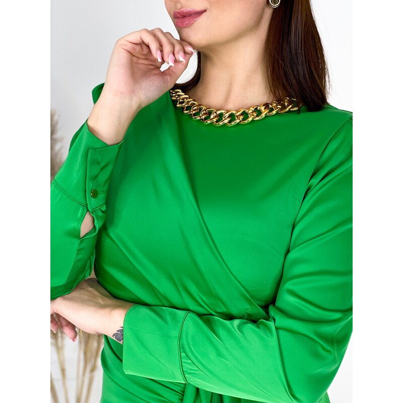 Webmoda Női szatén ruha szegéllyel és díszlánccal - zöld