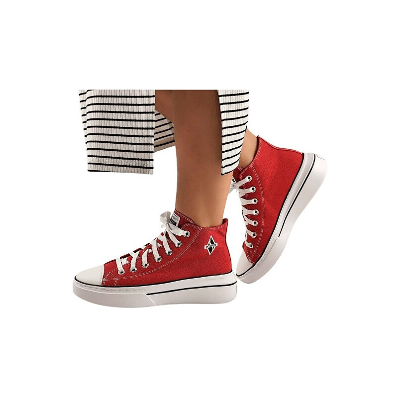 Skechers piros magasszárú fűzős platform tornacipő Cordova Classic