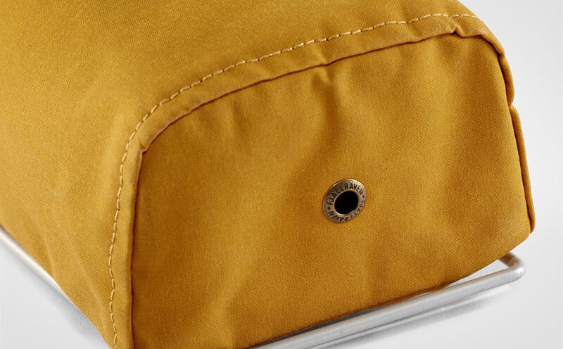 Fjällräven Kånken Bottle Pocket Unisex - Hátizsákok és táskák Fjällräven - Fekete - F23793-550-One-size