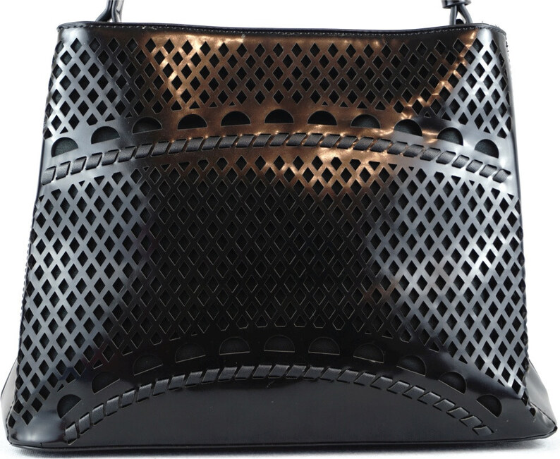 Silvia Rosa női kézitáska lézervágott mintával, műbőr, fekete