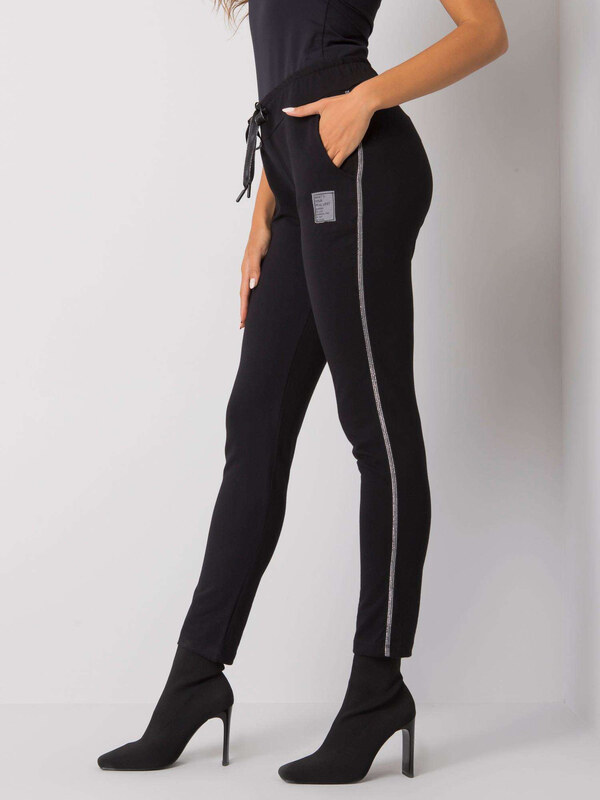 RELEVANCE Fekete melegítőnadrág combra aplikálható RV-DR-5839.48-black