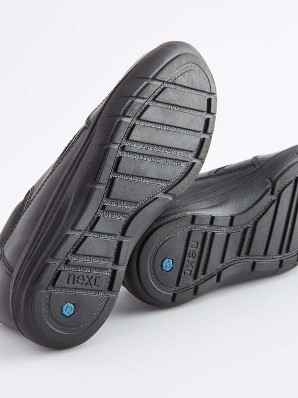 Next Félcipő fekete