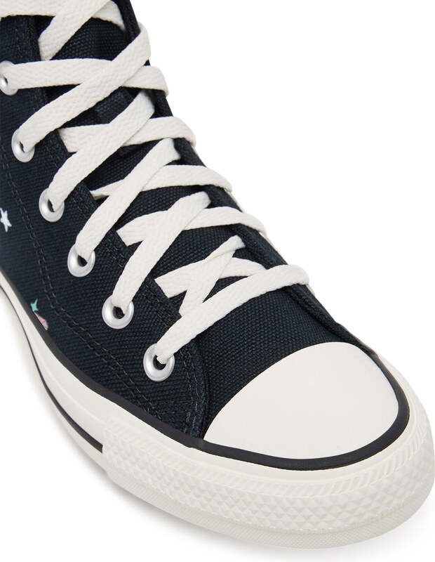 Tornacipő Converse