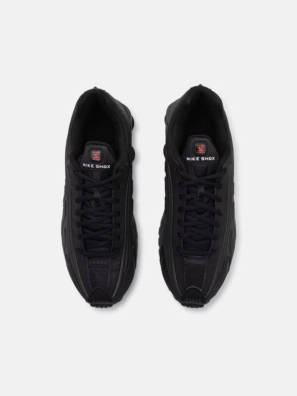 Nike Sportswear Sportcipő 'Shox R4' fekete