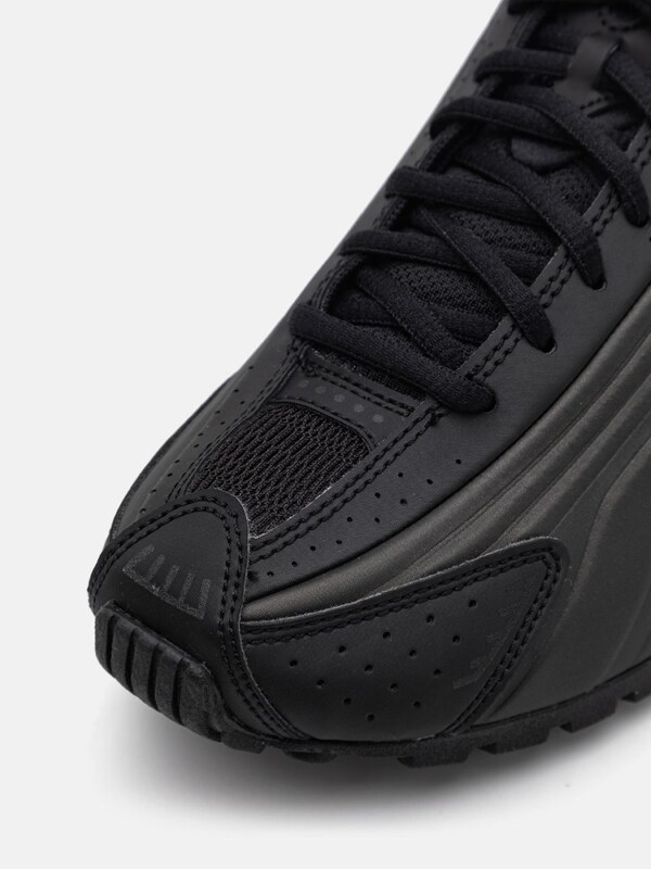 Nike Sportswear Sportcipő 'Shox R4' fekete