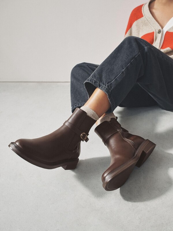 Next Rövid szárú csizmák sötét barna