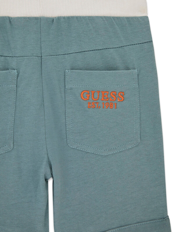 Póló és rövidnadrág Guess