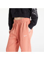Női melegítőnadrágok Nike NSW Essential Clctn Fleece Medium-Rise Pants Madder Root/ White